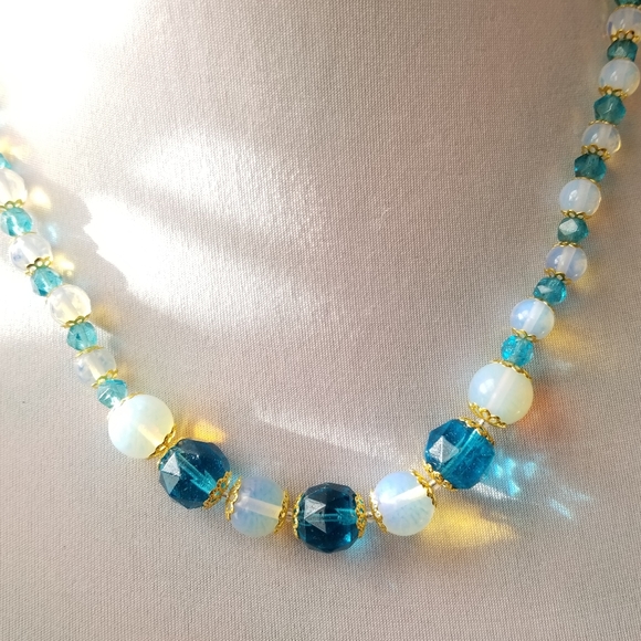 Relisted -Art deco upcycled necklace aqua blue opalescent glass repurposed - Picture 4 of 11